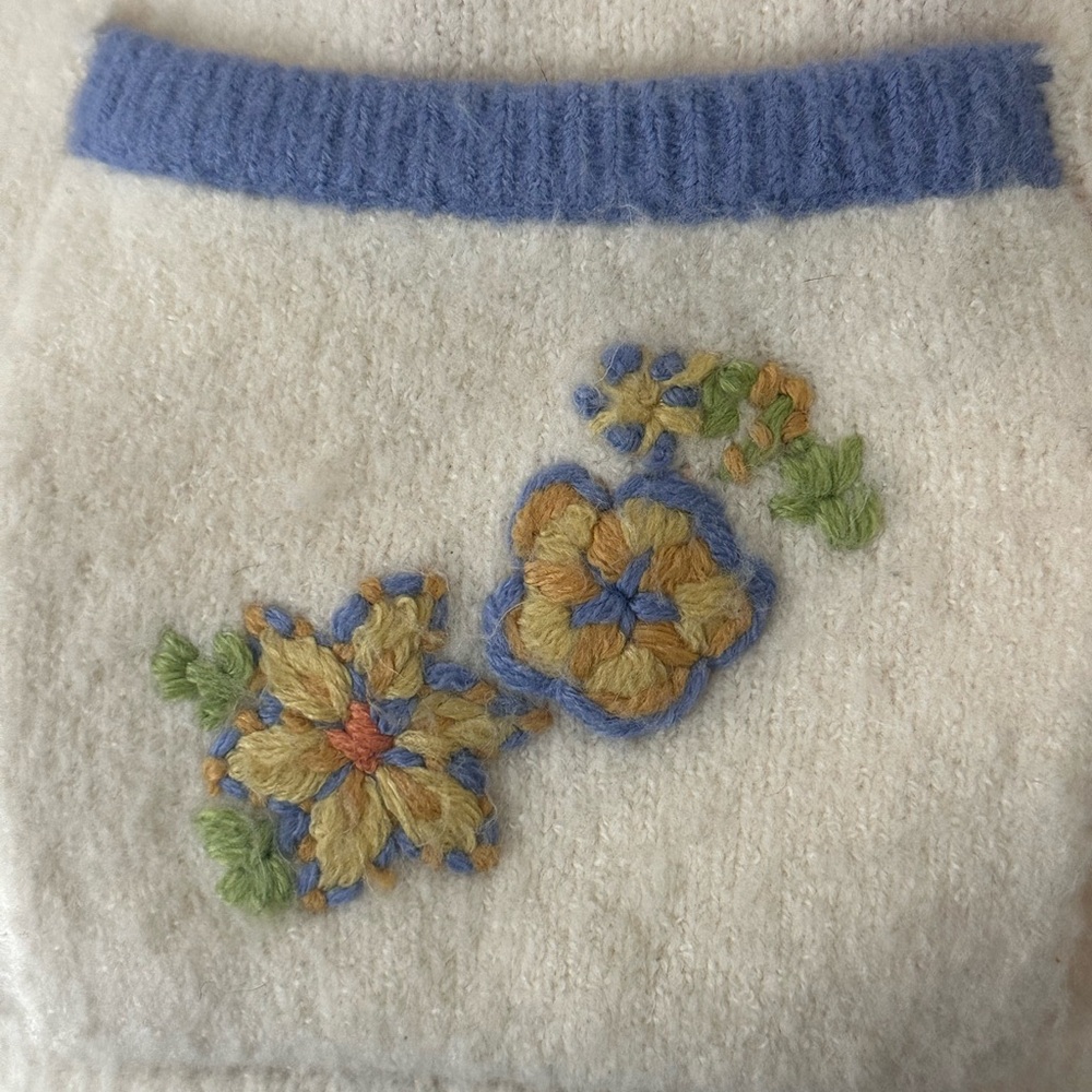 White Stag Cream Button-Front Floral Embroidered Cardigan - Picture 4 of 5